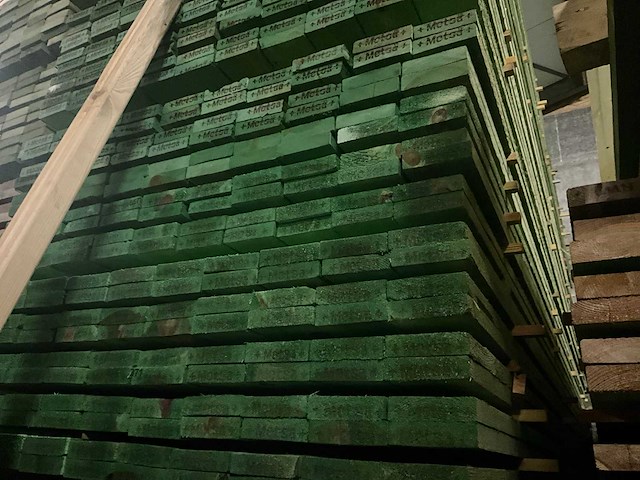 Rnd houten balken/planken 4,50 meter lengte (100x) - afbeelding 2 van  12