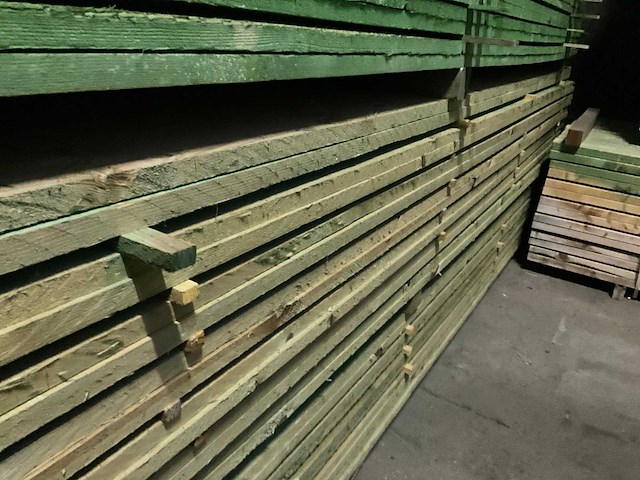 Rnd houten balken/planken 4,50 meter lengte (100x) - afbeelding 9 van  12