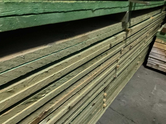 Rnd houten balken/planken 4,50 meter lengte (100x) - afbeelding 8 van  12