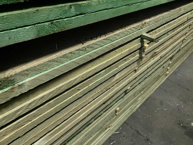 Rnd houten balken/planken 4,50 meter lengte (50x) - afbeelding 1 van  12