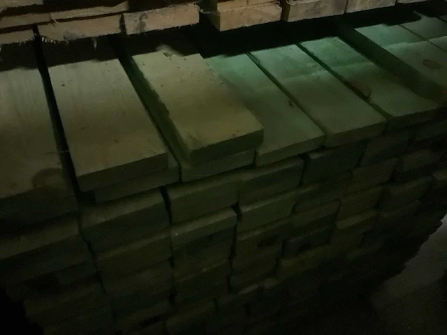 Rnd houten balken/planken 4,50 meter lengte (50x) - afbeelding 11 van  12