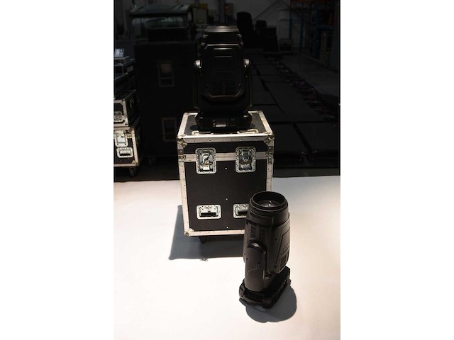 Robe - megapointe incl flightcase - moving head (2x) - afbeelding 1 van  2
