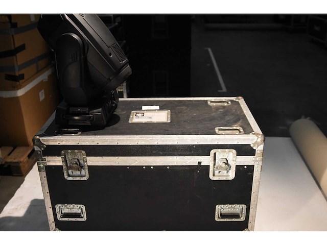 Robe - mmx - moving heads incl flightcase (2x) - afbeelding 3 van  3
