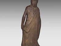 Robert van de velde (1895-1978), standing woman, patinated terracotta on a neoclassical oak column 47.5 cm. (18.69 in.), including column: 132.5 cm. (52.17 in.) - afbeelding 4 van  8