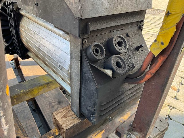 Robin diesel arc 170 d elektrode lasapparaat - afbeelding 13 van  14