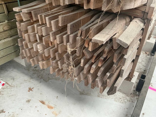 Robinia ligger gezaagd (100x) - afbeelding 3 van  4