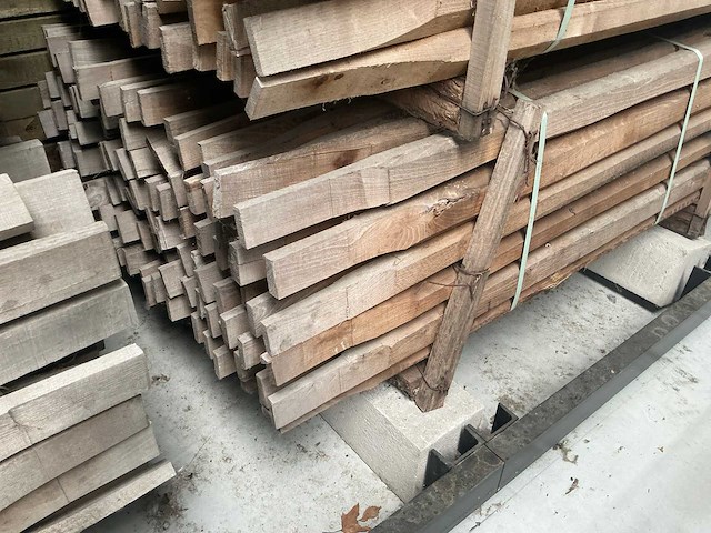 Robinia ligger gezaagd (100x) - afbeelding 2 van  3