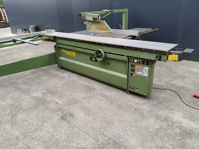 Robland z328 paneelcirkelzaagmachine - afbeelding 1 van  6
