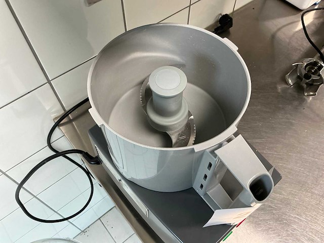 Robot coupe r211 xl fruit en groentesnijmachine - afbeelding 2 van  3