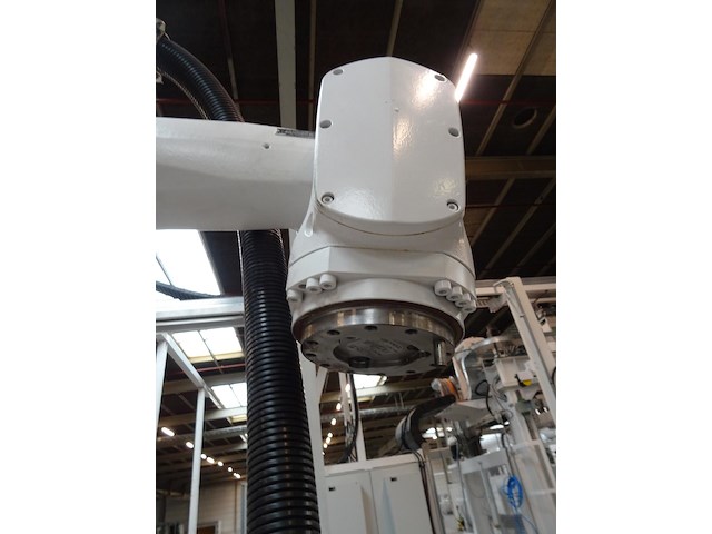 Robot kuka - afbeelding 3 van  12