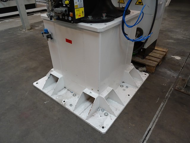 Robot kuka - afbeelding 8 van  12