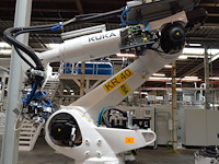 Robot kuka - afbeelding 6 van  13