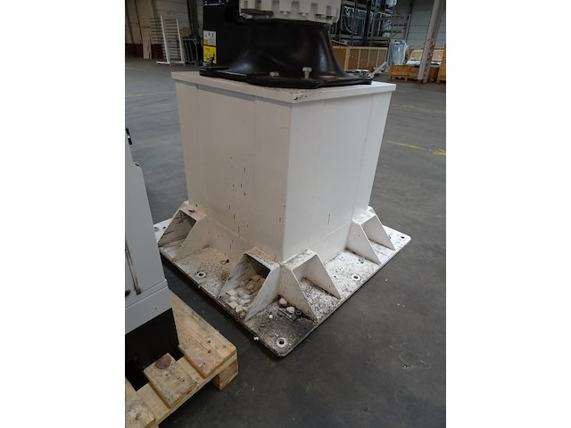 Robot kuka - afbeelding 9 van  13