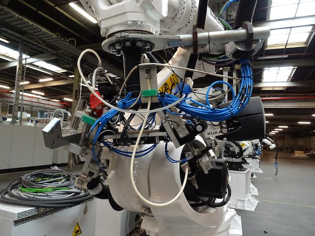 Robot kuka - afbeelding 11 van  13
