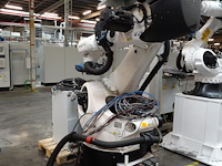 Robot kuka - afbeelding 1 van  9