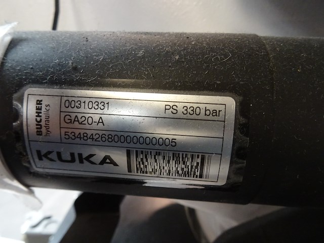 Robot kuka - afbeelding 5 van  9