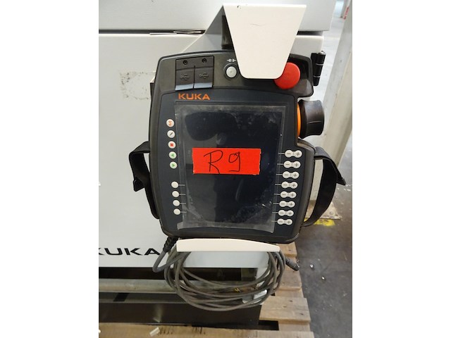 Robot kuka - afbeelding 8 van  9