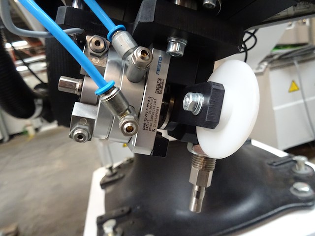 Robot kuka - afbeelding 4 van  12