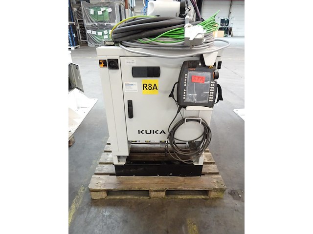 Robot kuka - afbeelding 11 van  12