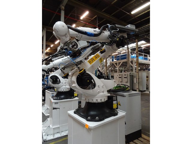 Robot kuka - afbeelding 4 van  10