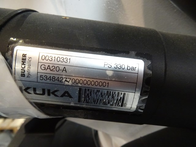 Robot kuka - afbeelding 7 van  10