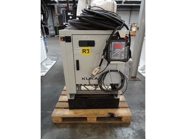 Robot kuka - afbeelding 8 van  10