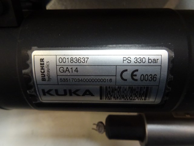 Robot kuka - afbeelding 3 van  11