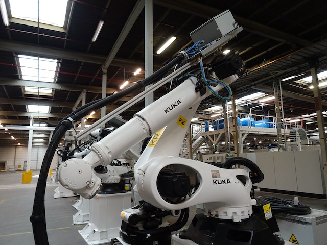 Robot kuka - afbeelding 4 van  11