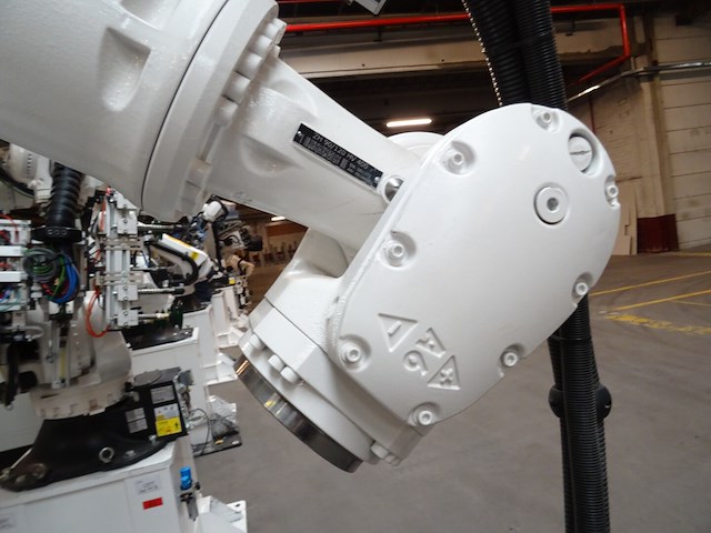 Robot kuka - afbeelding 6 van  11