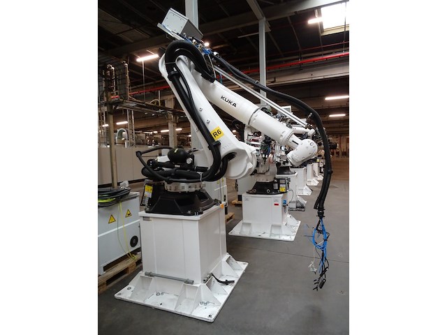 Robot kuka - afbeelding 7 van  11
