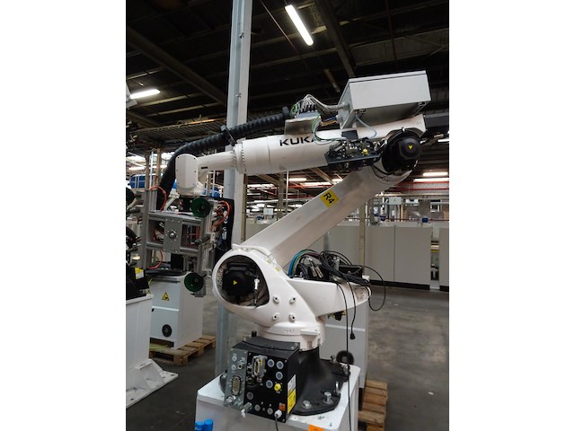 Robot kuka - afbeelding 7 van  14