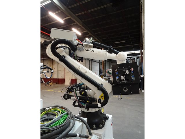 Robot kuka - afbeelding 11 van  14