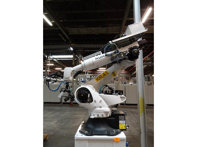 Robot kuka - afbeelding 4 van  11