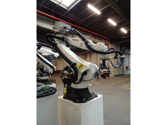 Robot kuka - afbeelding 6 van  11