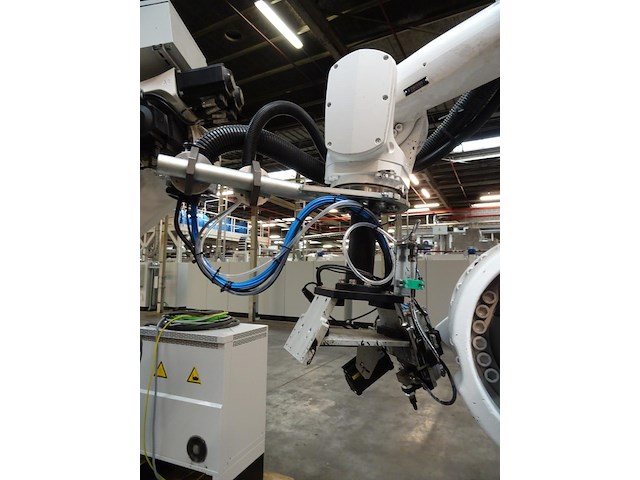 Robot kuka - afbeelding 7 van  11