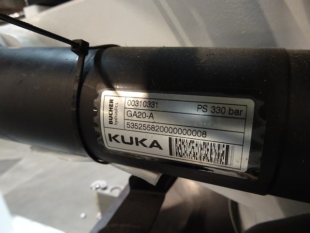 Robot kuka - afbeelding 9 van  11