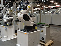 Robot kuka - afbeelding 1 van  11