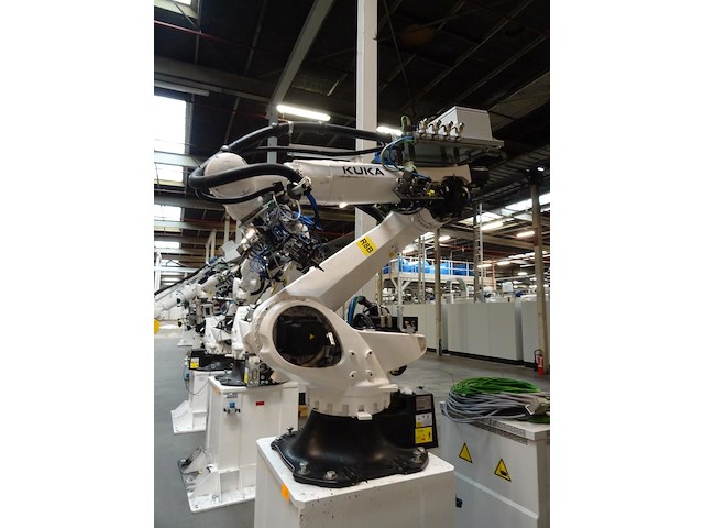 Robot kuka - afbeelding 4 van  11
