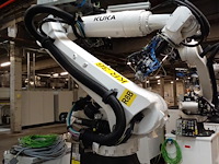 Robot kuka - afbeelding 5 van  11