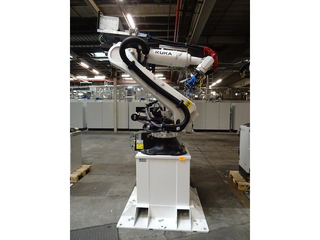 Robot kuka - afbeelding 1 van  10
