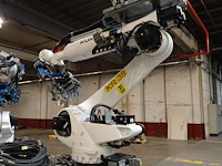 Robot kuka - afbeelding 5 van  10
