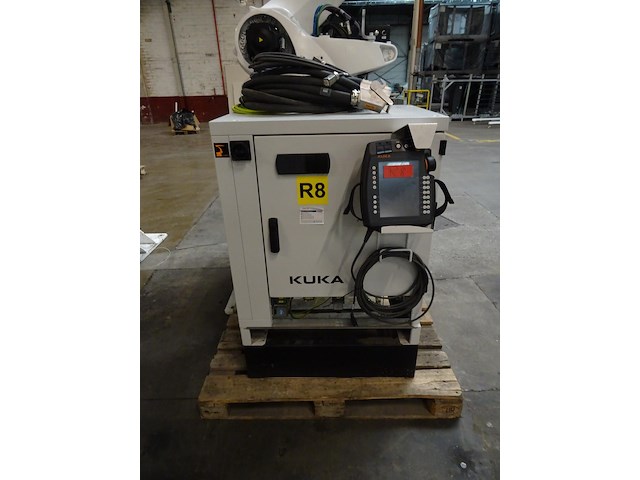 Robot kuka - afbeelding 8 van  10