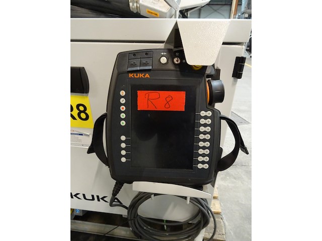 Robot kuka - afbeelding 10 van  10