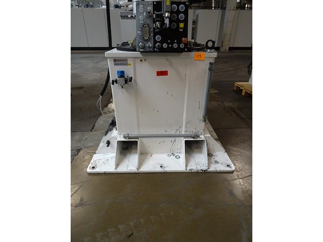 Robot kuka - afbeelding 5 van  11