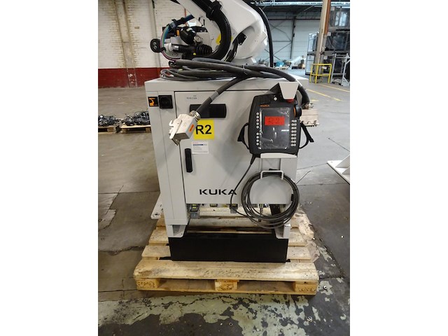 Robot kuka - afbeelding 10 van  11