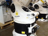 Robot kuka - afbeelding 5 van  11