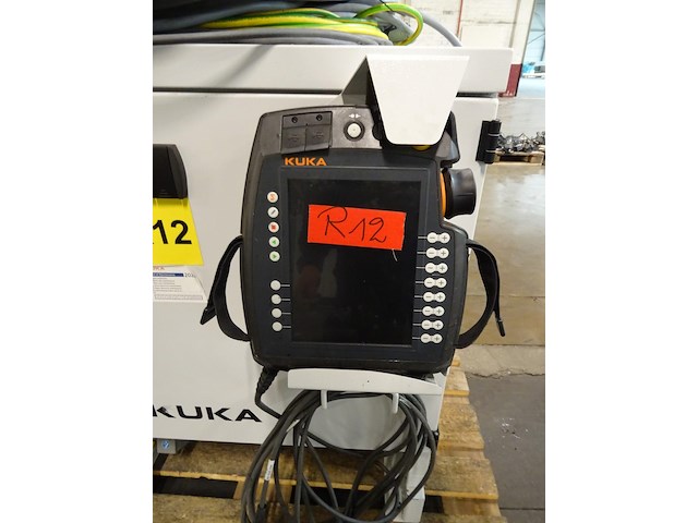Robot kuka - afbeelding 3 van  12