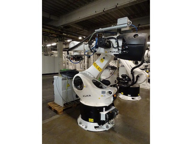 Robot kuka - afbeelding 1 van  12