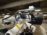 Robot kuka - afbeelding 5 van  12