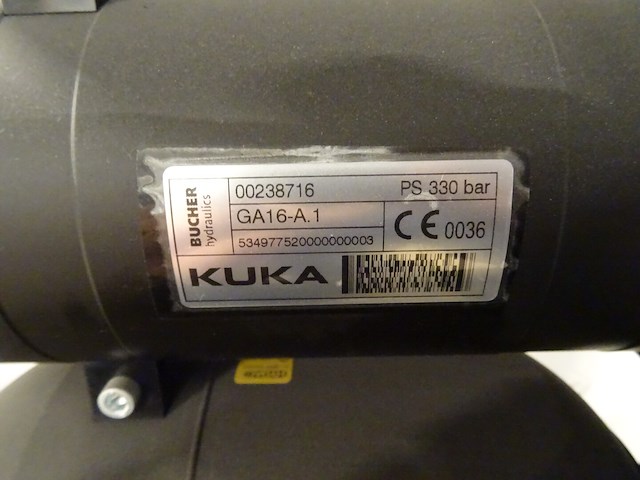 Robot kuka - afbeelding 9 van  12